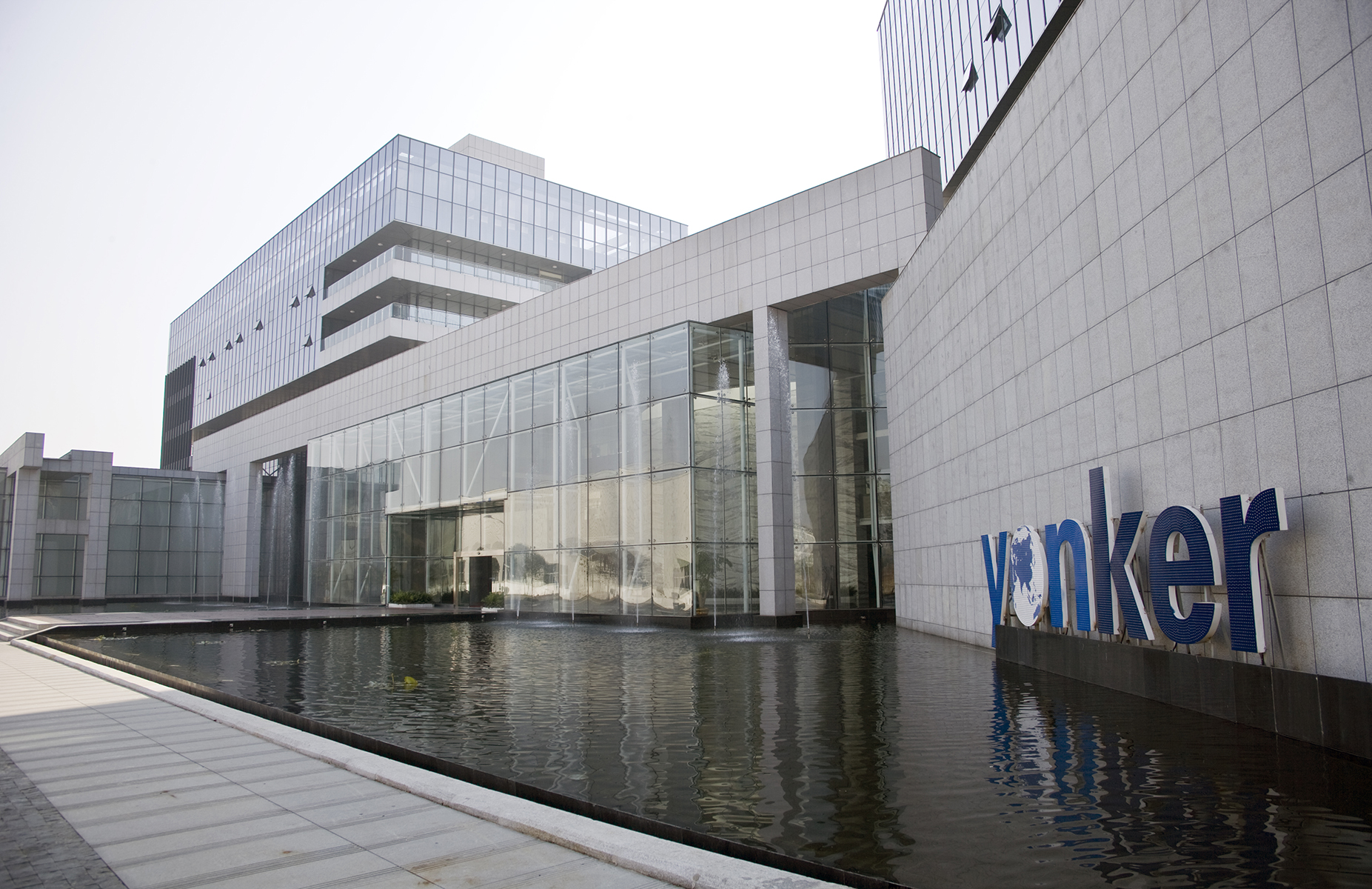 1521422291124639.jpg 研發樓側圖-網站.jpg